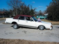 0604_lrmp_04_z+1989_lincoln_town_car+side_view.jpg